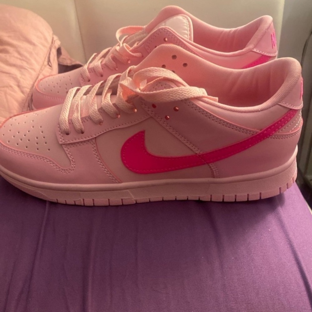 Pink low triple